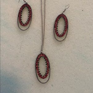 Long necklace with earrings